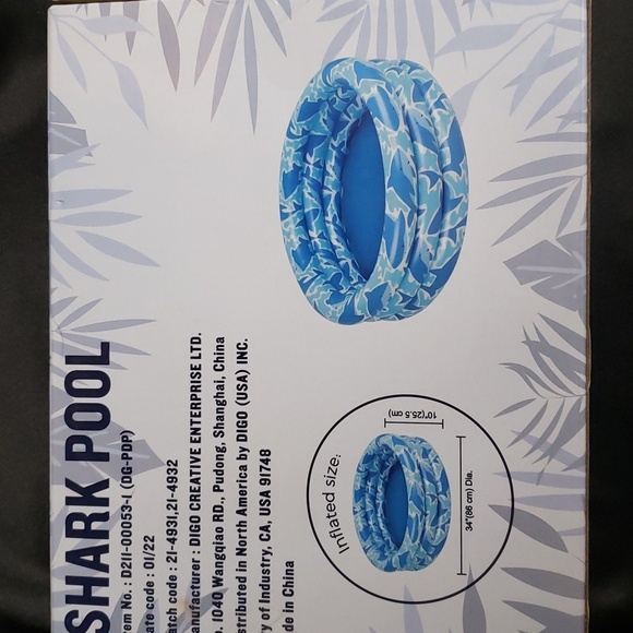 Tommy Bahama Kids NWT 34-inch Round Inflatable Shark Pool - Picture 4 of 6